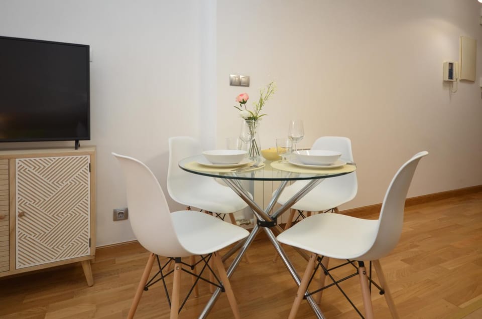 Living room, Dining area