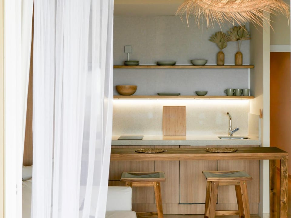 Kitchen or kitchenette, Seating area
