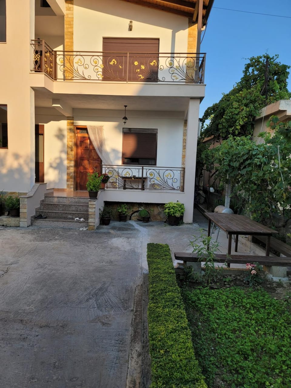 Property building, Patio, Balcony/Terrace, Garden view