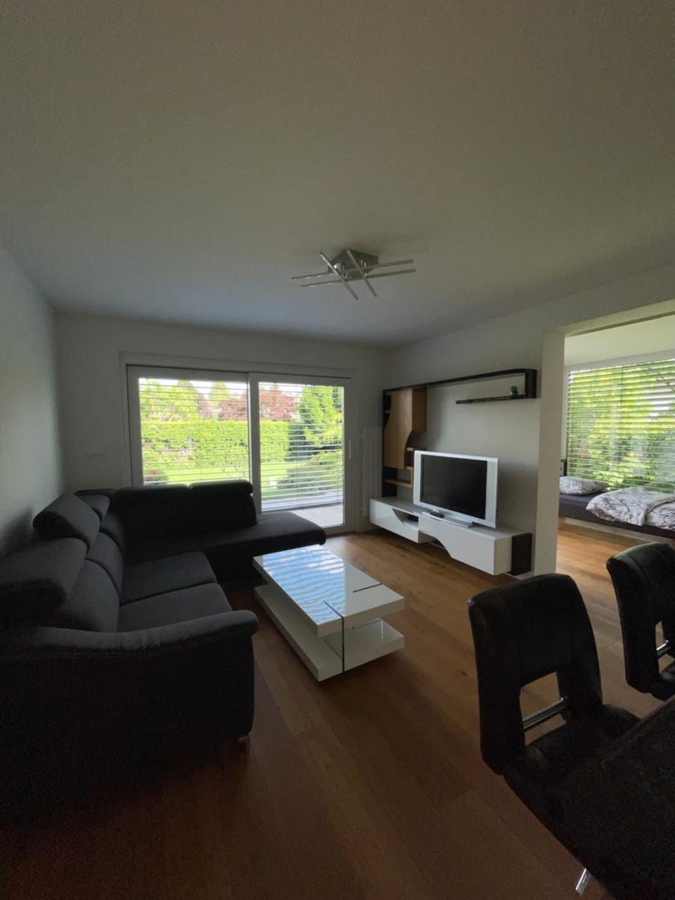 Communal lounge/ TV room, TV and multimedia, Living room, Seating area, Evening entertainment
