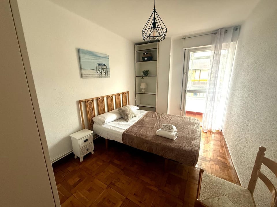 PISO CON PRECIOSA GALERÍA y GARAJE Apartment in Santander