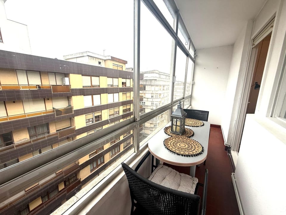 PISO CON PRECIOSA GALERÍA y GARAJE Apartment in Santander