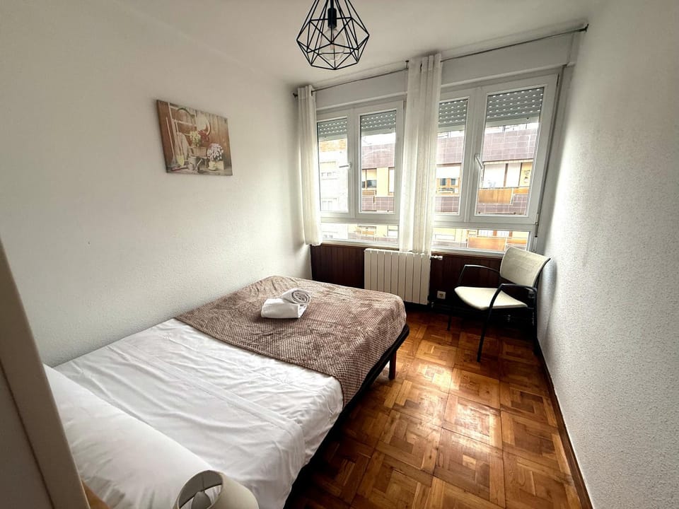 PISO CON PRECIOSA GALERÍA y GARAJE Apartment in Santander