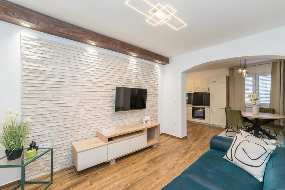 Communal lounge/ TV room, TV and multimedia, Living room, Seating area