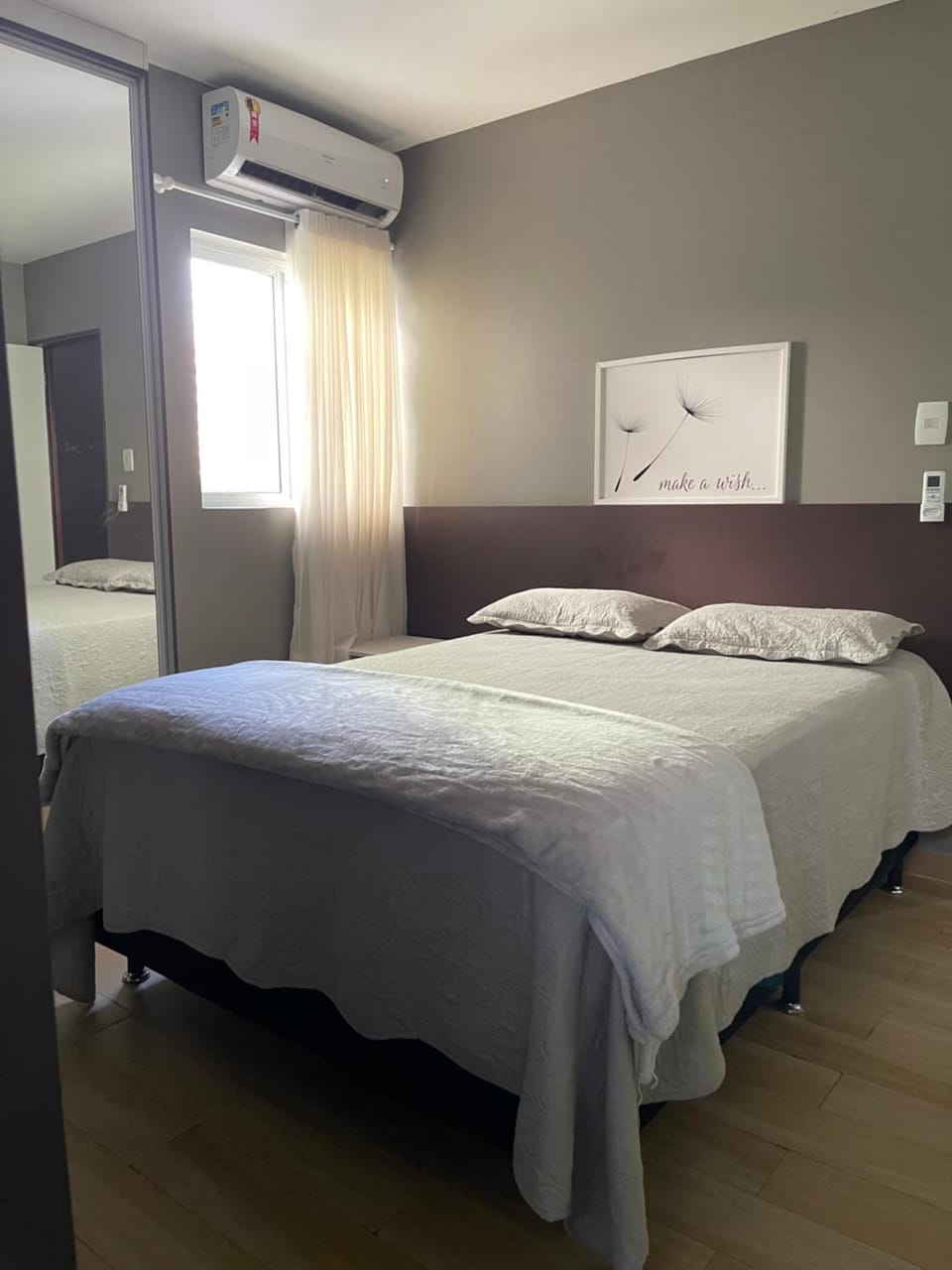 Bed, Photo of the whole room, Bedroom, air conditioner