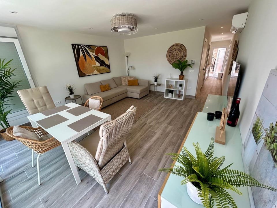 Property building, Living room, Dining area, Breakfast, air conditioner