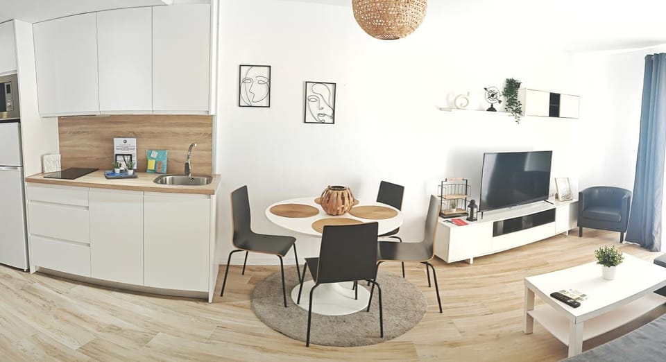 TV and multimedia, Living room, Seating area