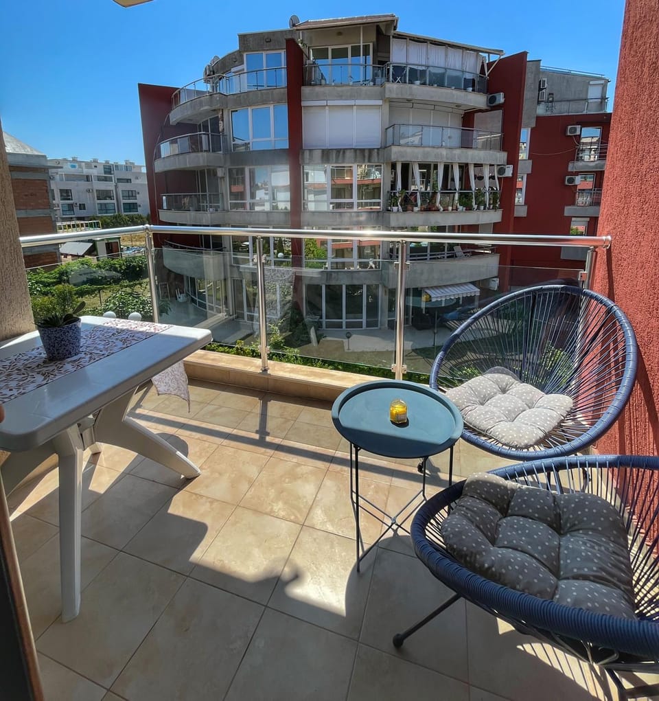 View (from property/room), Balcony/Terrace, Seating area