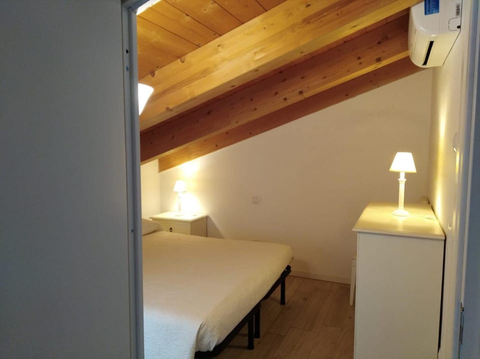Apt.5 - Residence delle Rose Apartment in Peschiera del Garda