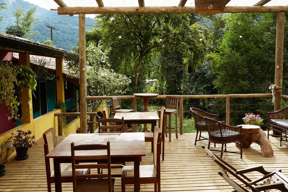 Property building, Restaurant/places to eat, Breakfast