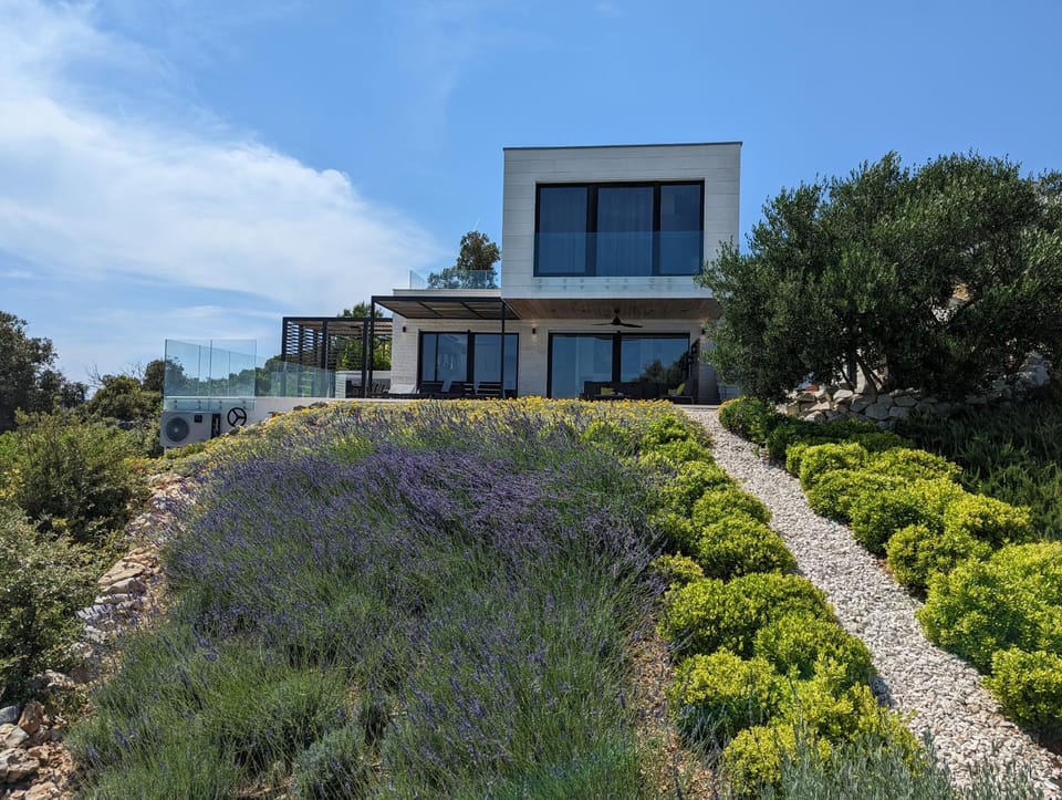 Villa Vinisce View Villa in Šibenik-Knin County, Croatia
