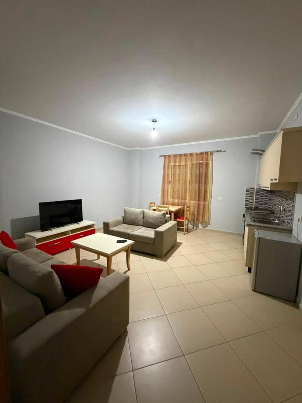 TV and multimedia, Kitchen or kitchenette, Living room, Seating area