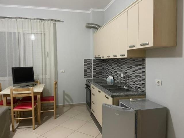 TV and multimedia, Kitchen or kitchenette, Dining area, oven