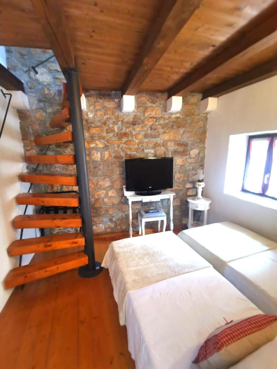 Stone house Castellum Villa in Šibenik-Knin County, Croatia