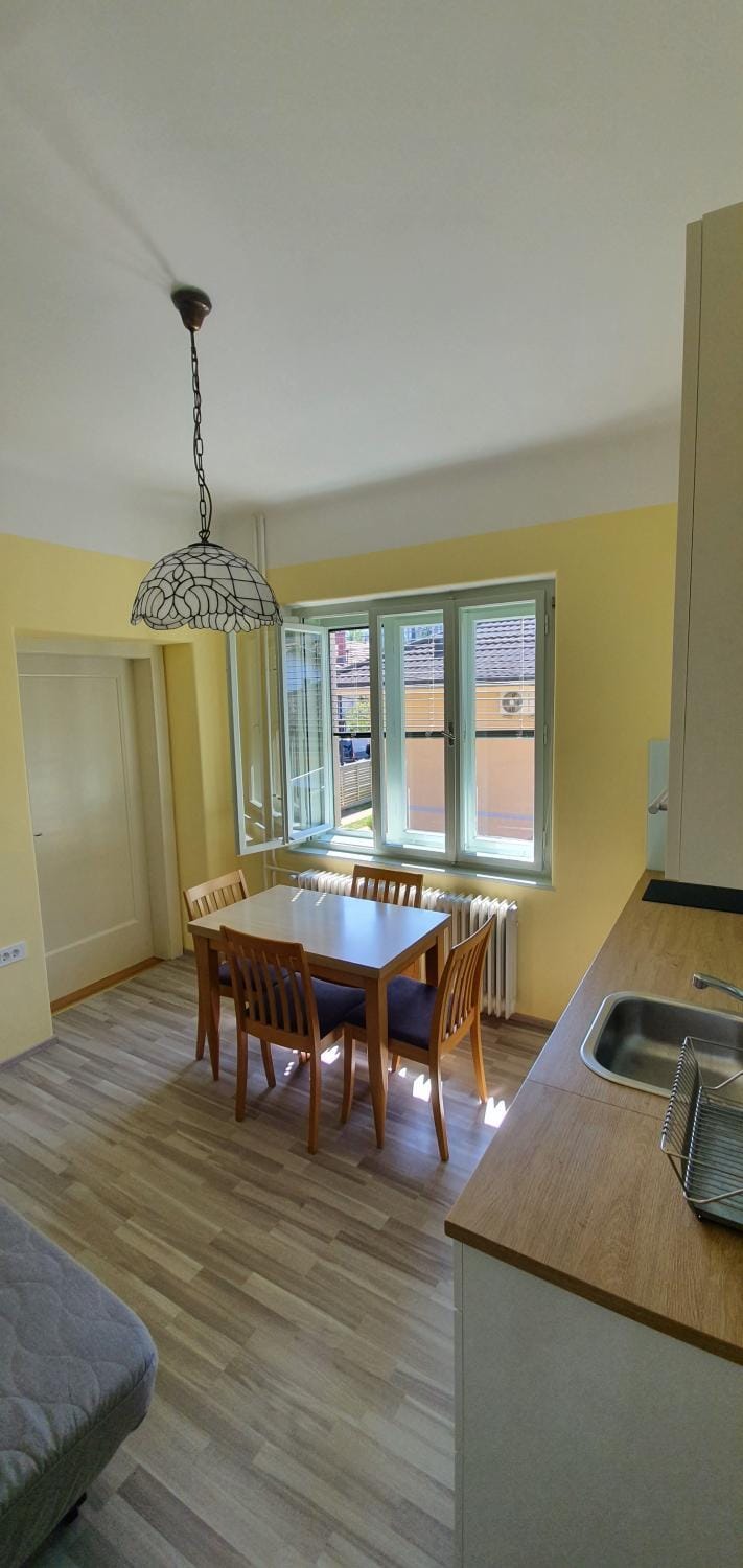 Dining area, kitchen