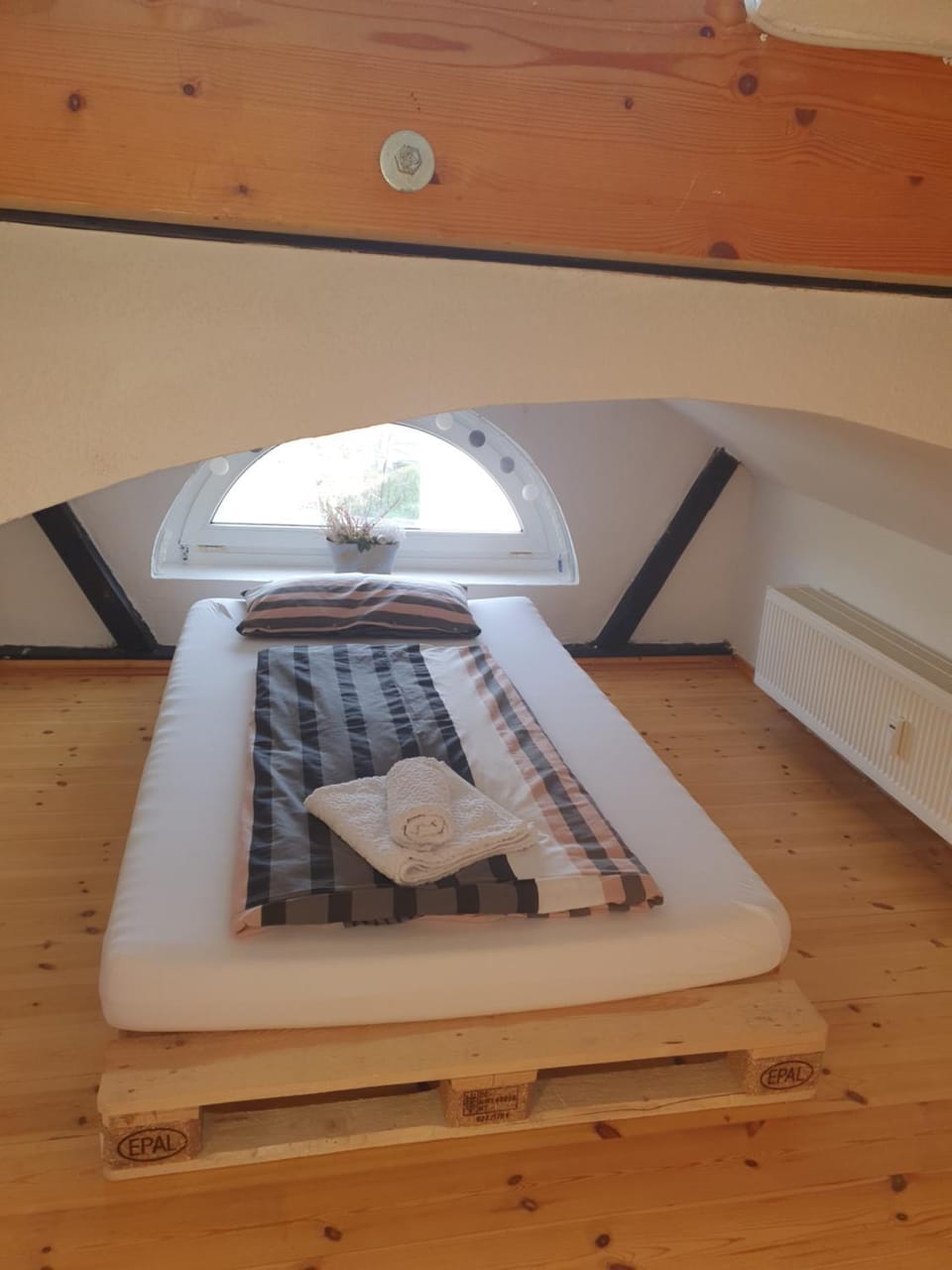Hotel, Ferienwohnung, Zimmer Apartment in North Rhine-Westphalia