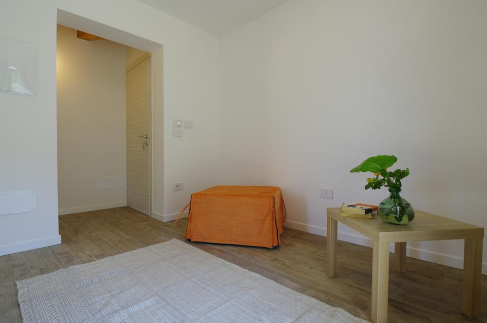 Seating area, Bedroom