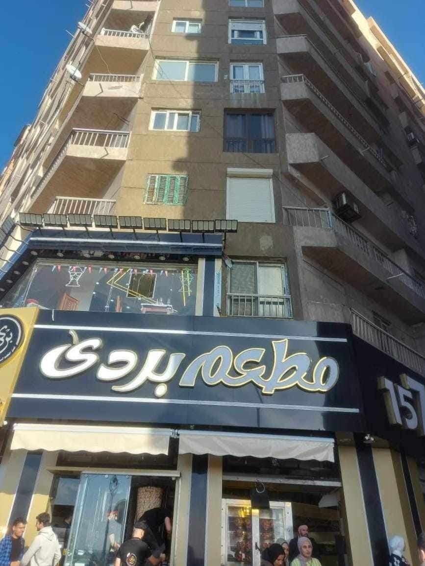 Property building, Restaurant/places to eat