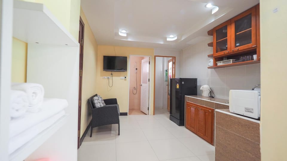 Joy House Jomtien Beach Bed and Breakfast in Pattaya City