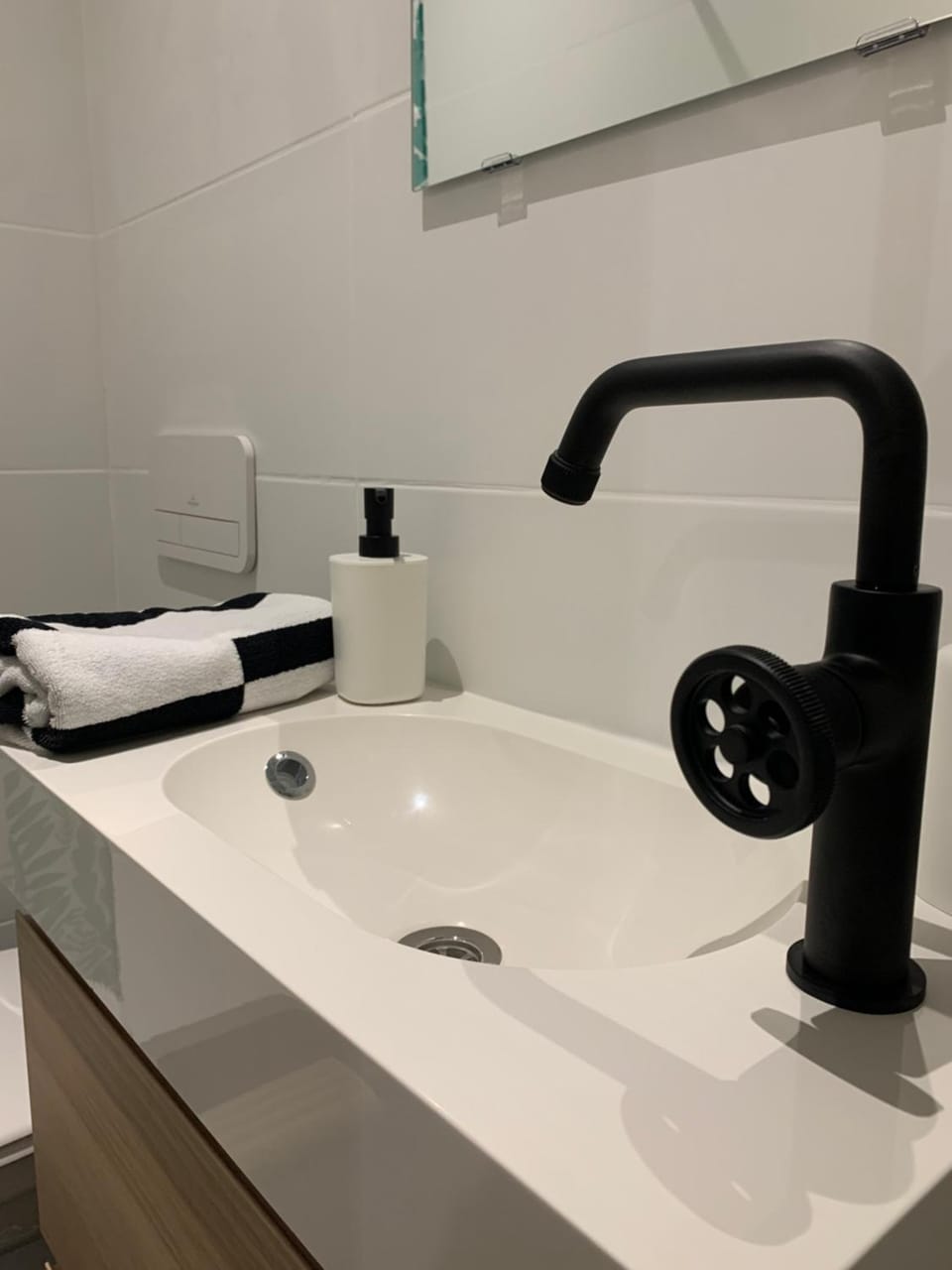 A 2 PAS DU VIEUX PORT Charmant T2 Apartment in Marseille