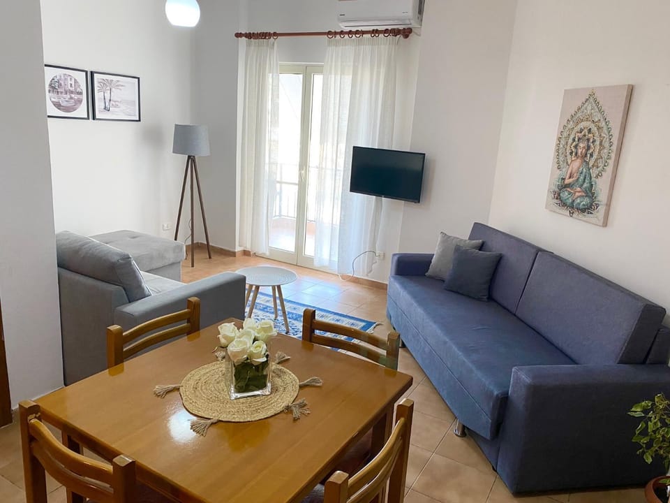 Living room, Seating area, Dining area