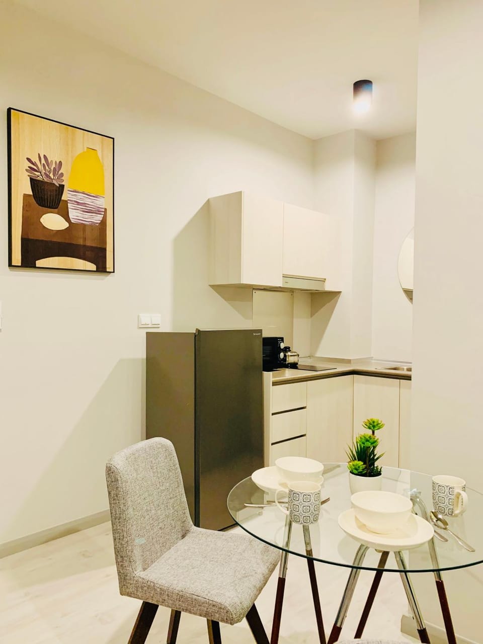 Seating area, Dining area