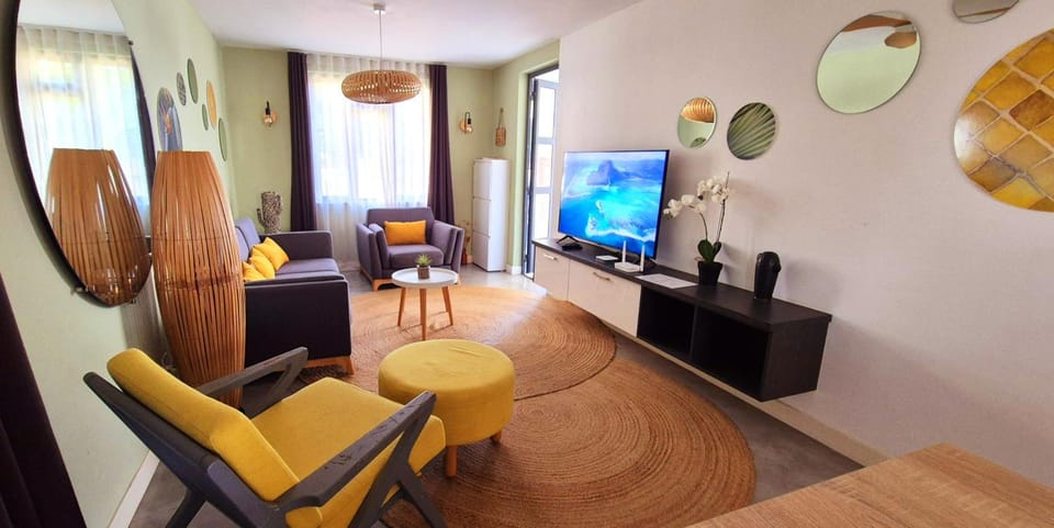 Sweet Beach Apt-Pool, Terrace, Ground Floor, few steps from beach! Apartment in Flic en Flac