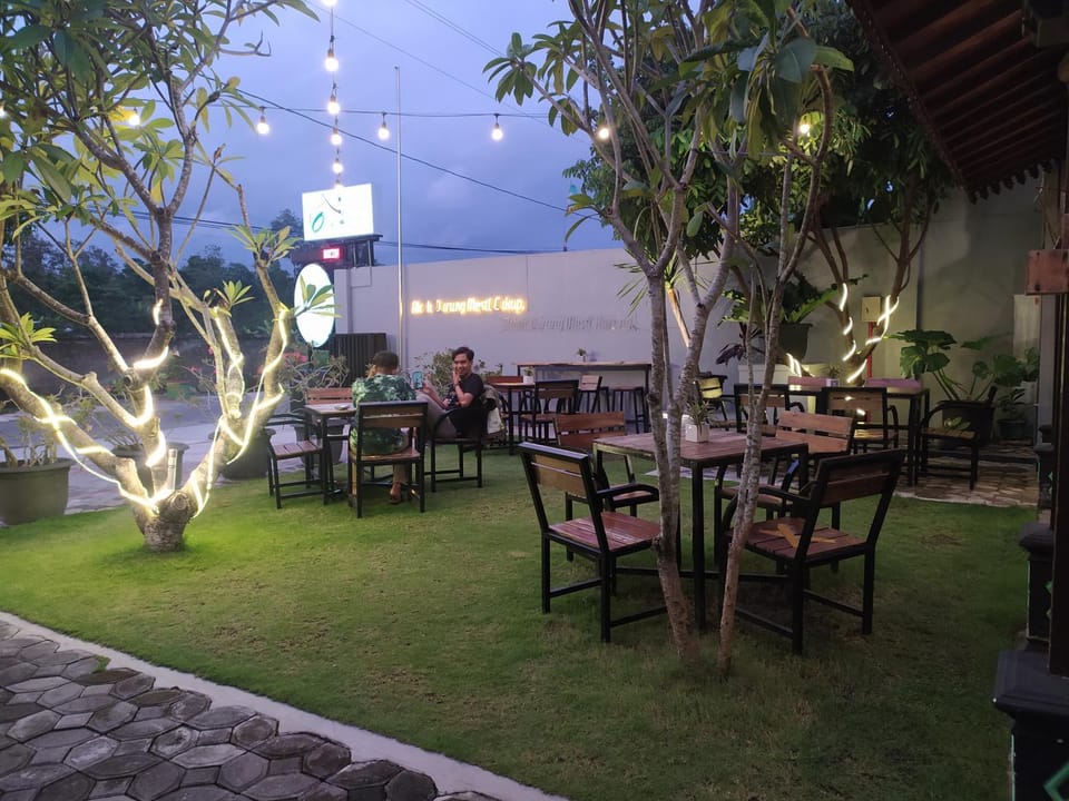 Restaurant/places to eat, Garden
