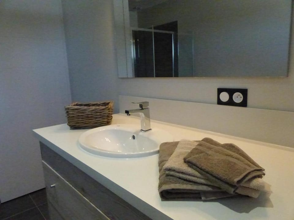 Gîte moderne à la ferme avec cheminée et wifi - FR-1-489-269 House in Auvergne-Rhône-Alpes