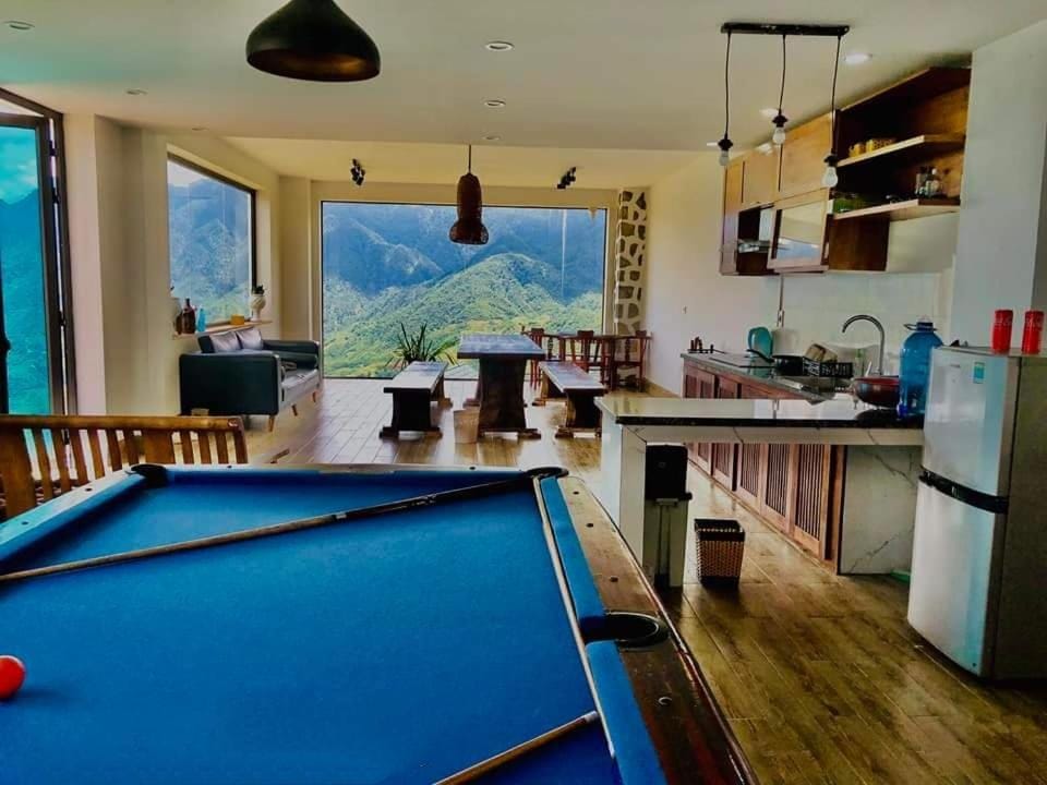 Billiard, Living room