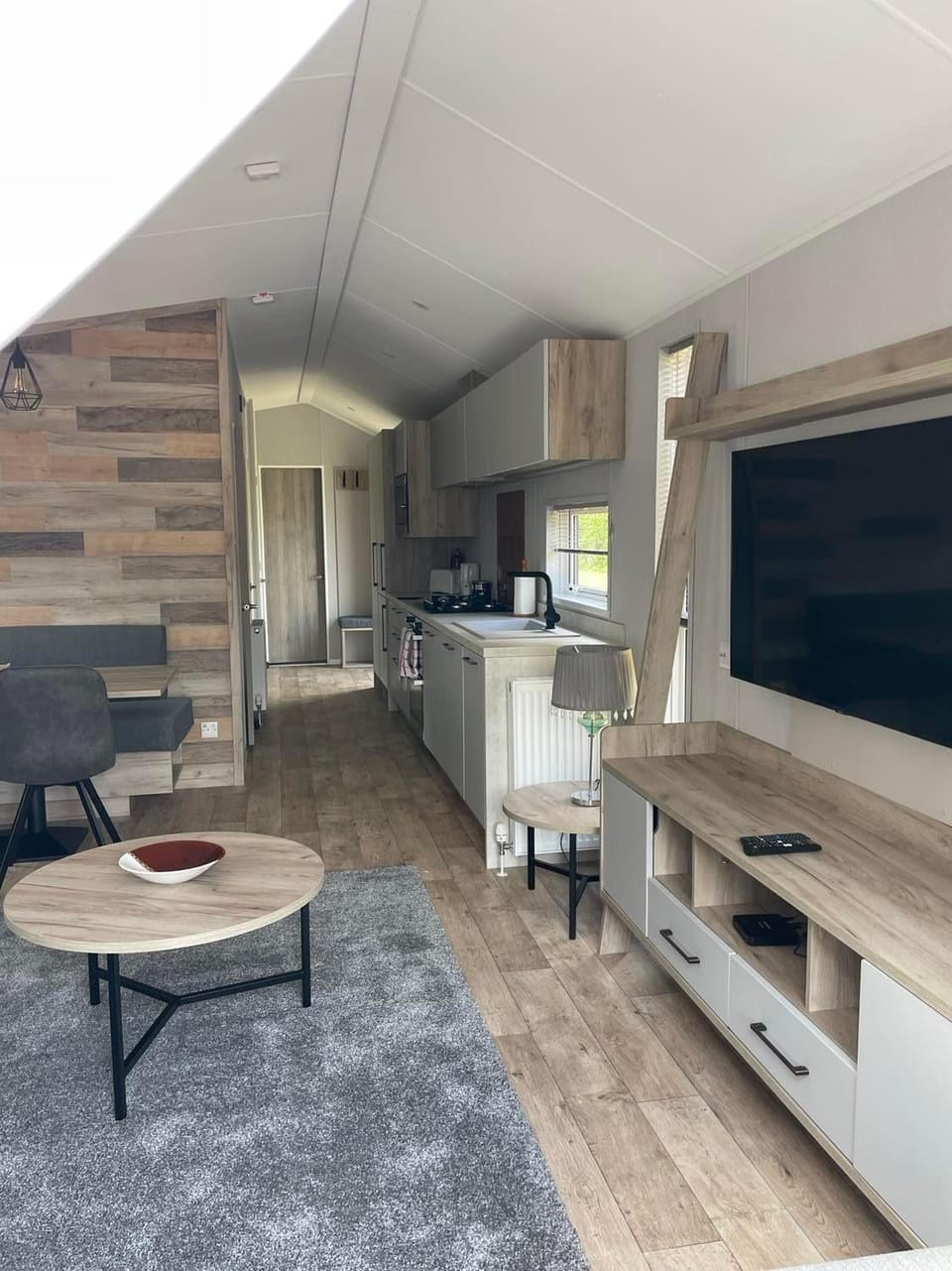 Kitchen or kitchenette, Living room