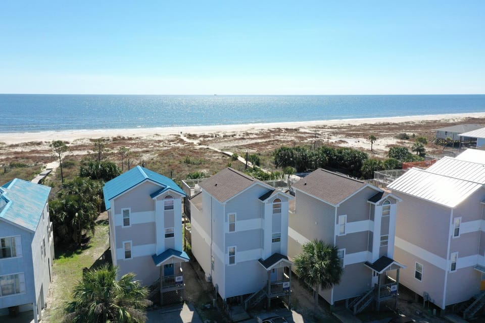 Gulfside GEM by Pristine Properties Vacation Rentals House in Florida