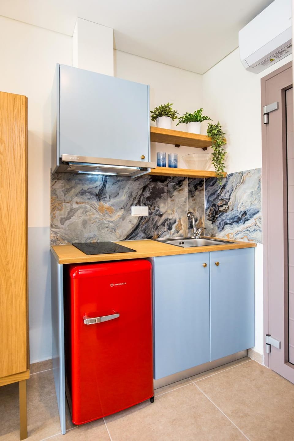 Kitchen or kitchenette, kitchen