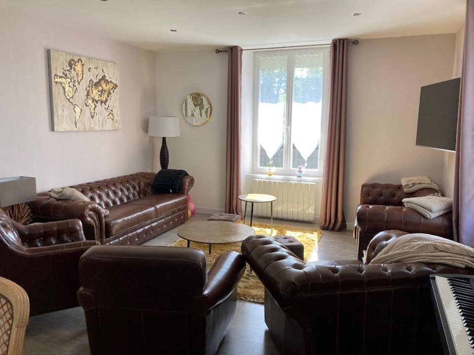 Communal lounge/ TV room, Living room