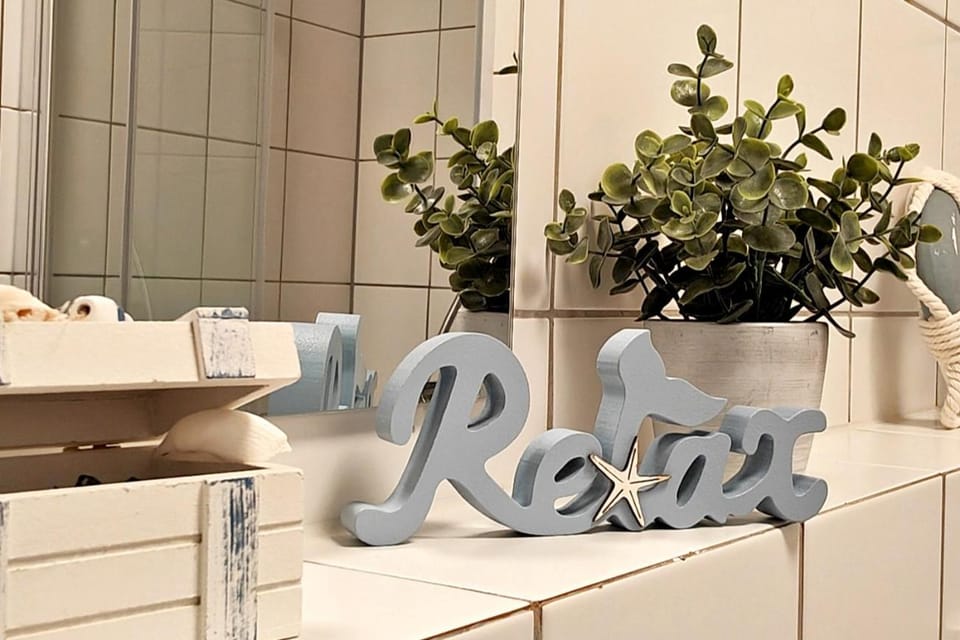 Bathroom, Decorative detail