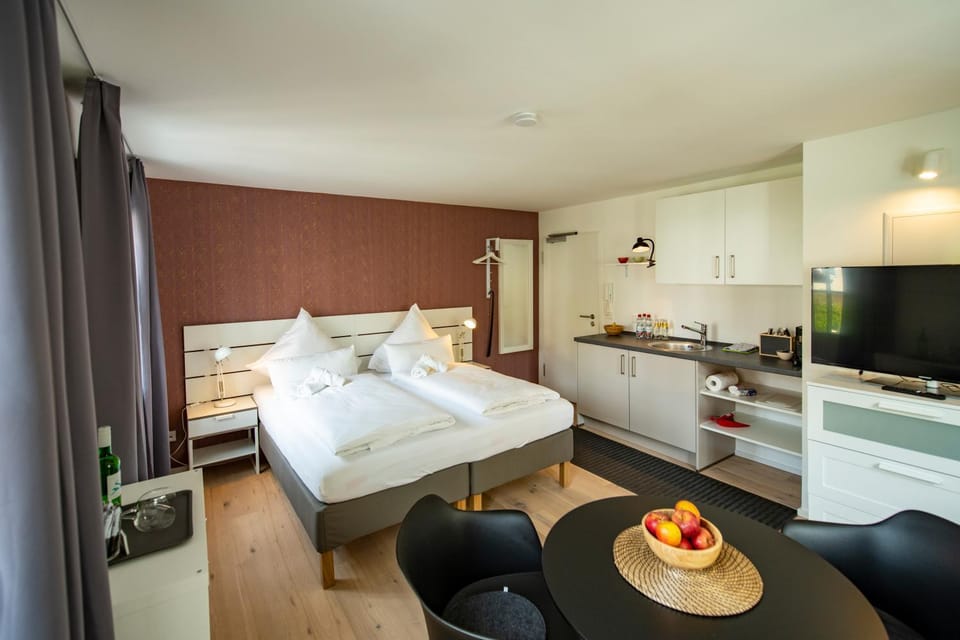 Bed, Kitchen or kitchenette, Photo of the whole room