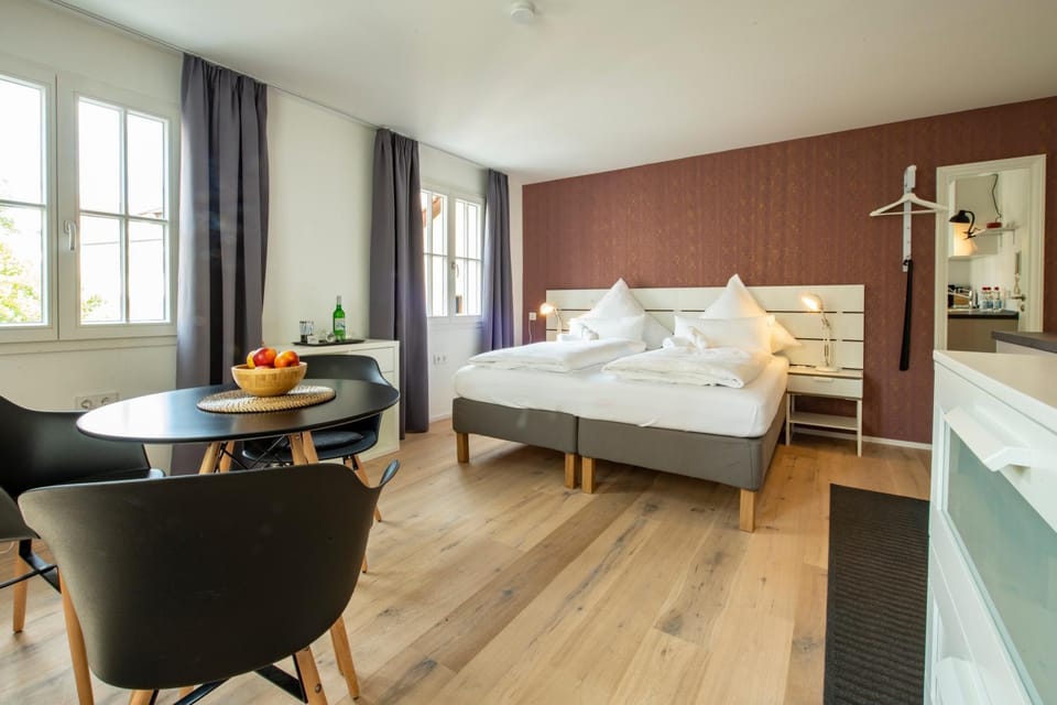 Photo of the whole room, Seating area, Bedroom