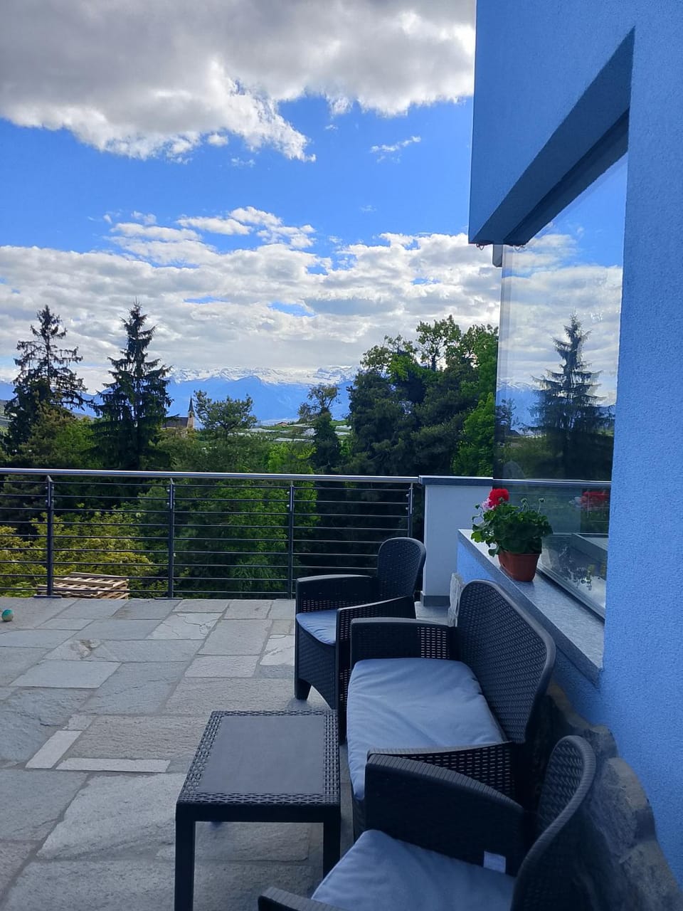 Balcony/Terrace, Mountain view