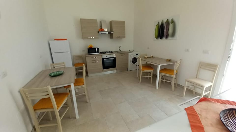 Kitchen or kitchenette, Communal kitchen