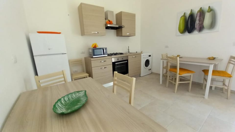 Kitchen or kitchenette, Communal kitchen