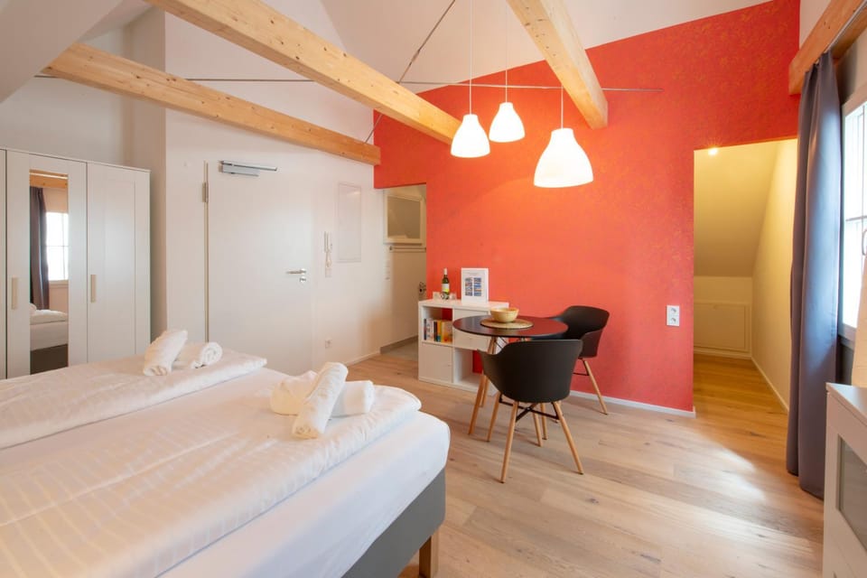 Photo of the whole room, Seating area, Bedroom