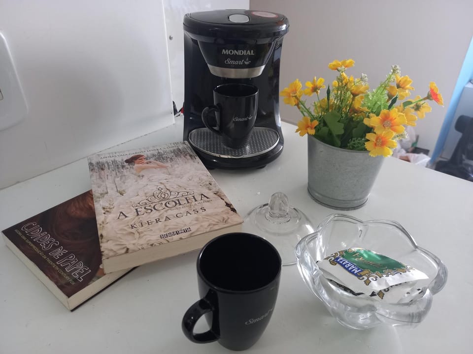 Coffee/tea facilities, Food and drinks