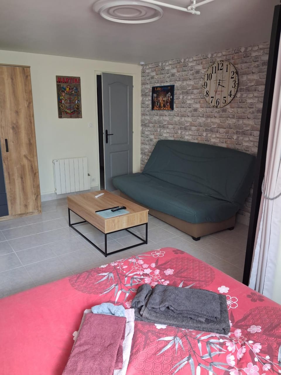 Photo of the whole room