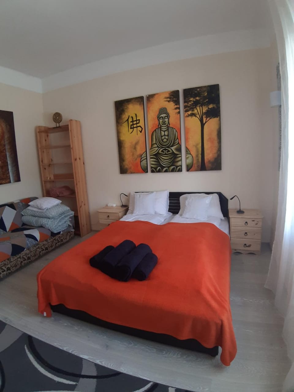 Photo of the whole room, Bedroom
