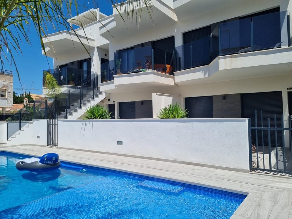 Property building, Swimming pool