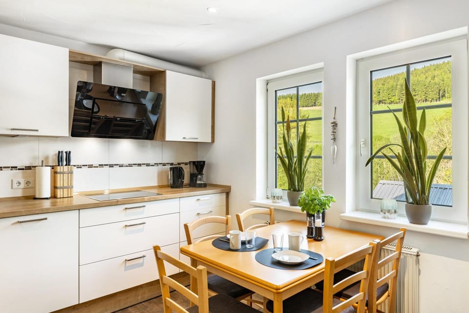 Kitchen or kitchenette, Living room