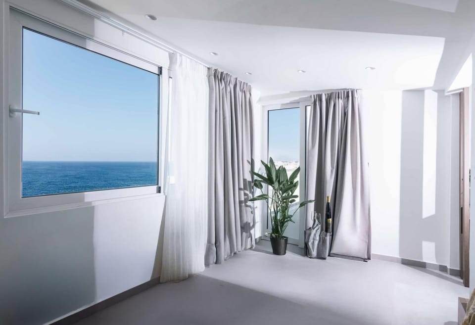 View (from property/room), Balcony/Terrace, Sea view