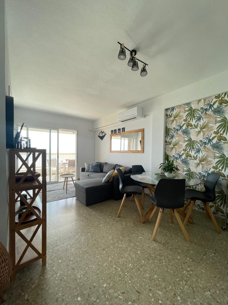 Living room, Seating area, Dining area, air conditioner