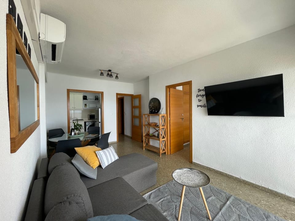 TV and multimedia, Living room, Seating area, air conditioner