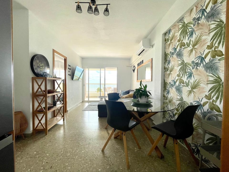Living room, Seating area, air conditioner